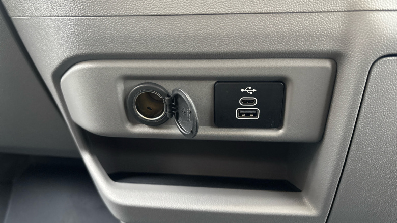 Ford Transit Custom E-320 L1 Rwd 100kW 65kWh H1 Van Limited Auto